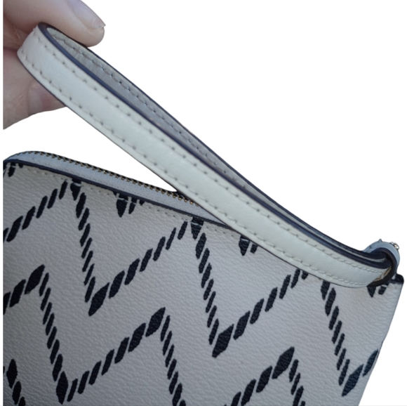 New Coach White and Black and Gold Wristlet - Picture 2 of 5